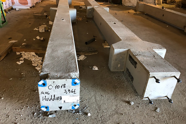 Schoorvrij monteren van betonkolommen